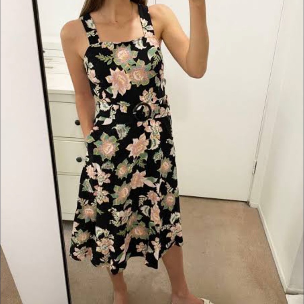 🔥NWT black floral sleeves dress with belt xs